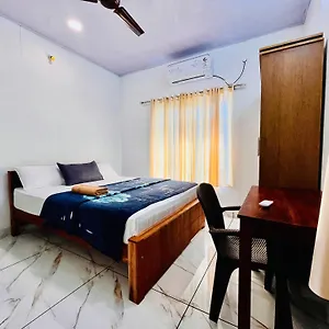 Riverrootsstays Mundrothuruth